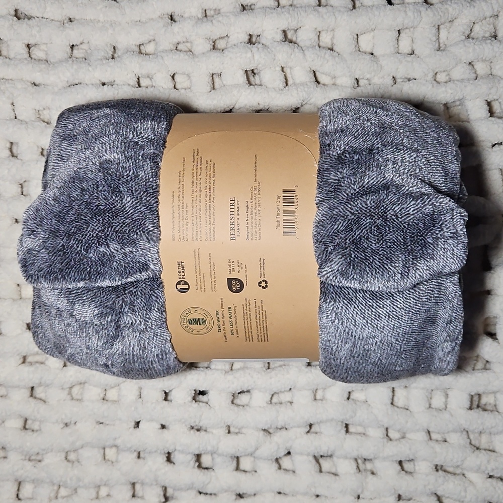 Berkshire Ecothread Plush Trow Blanket - Picture 5 of 8